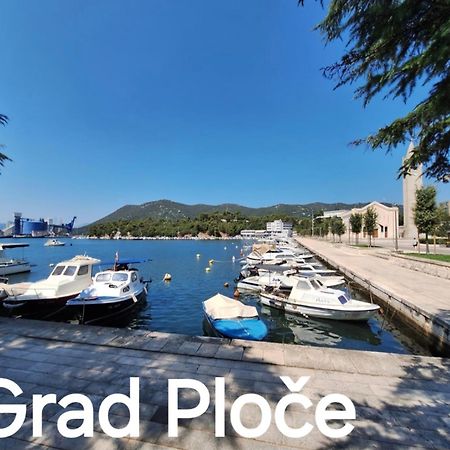 Apartment Tina Ploce  Bagian luar foto