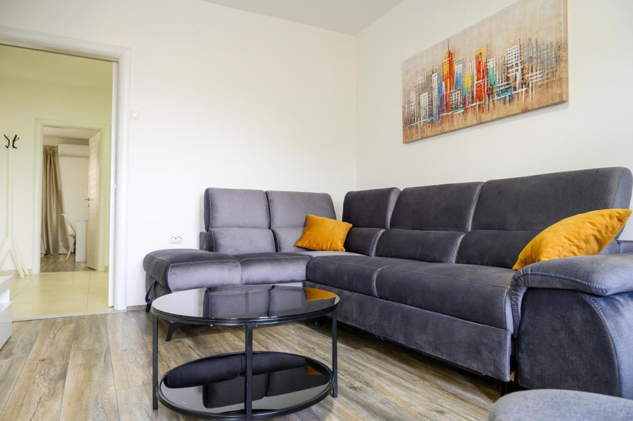 Apartment Tina Ploce  Bagian luar foto