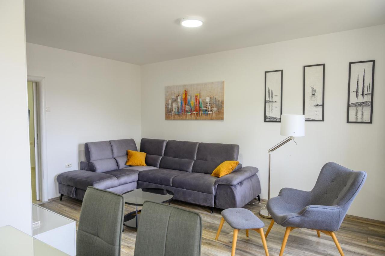 Apartment Tina Ploce  Bagian luar foto