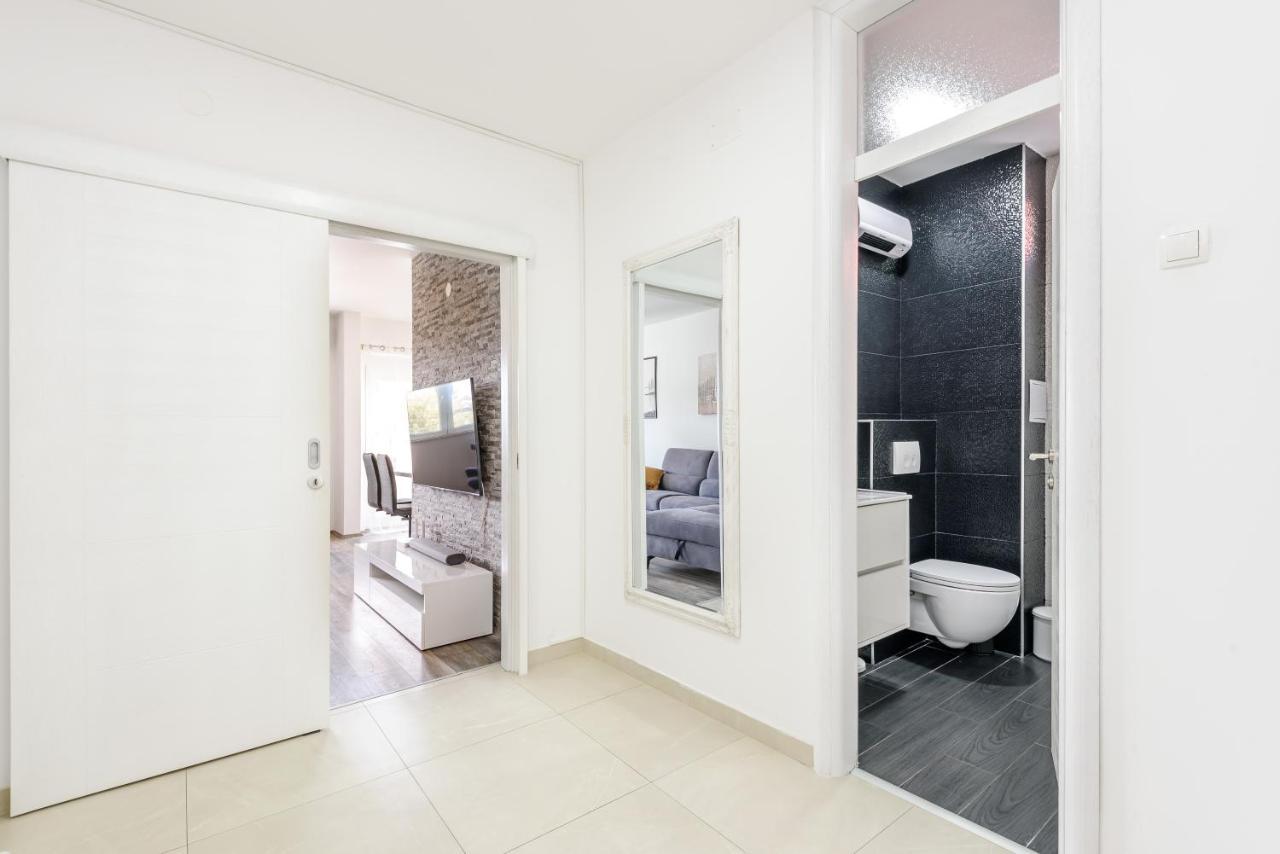 Apartment Tina Ploce  Bagian luar foto