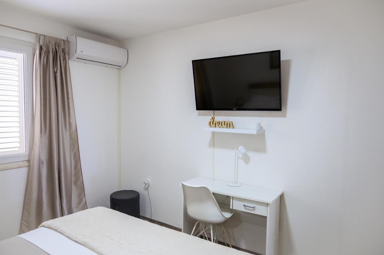 Apartment Tina Ploce  Bagian luar foto