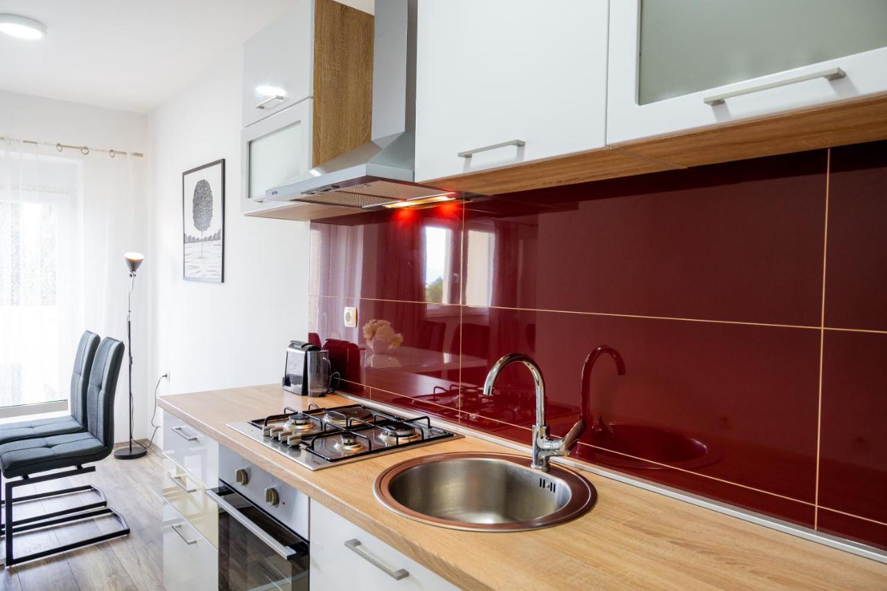 Apartment Tina Ploce  Bagian luar foto