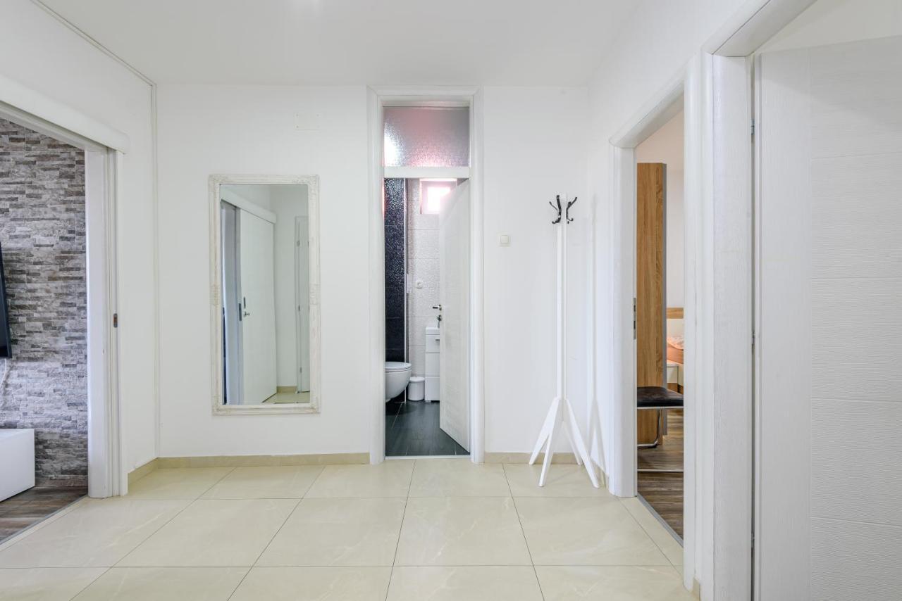 Apartment Tina Ploce  Bagian luar foto