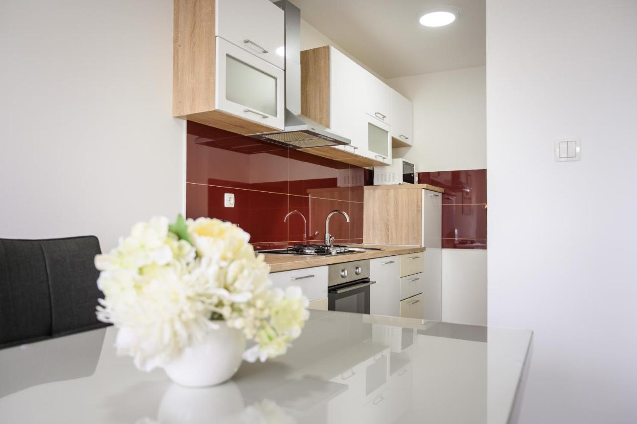 Apartment Tina Ploce  Bagian luar foto