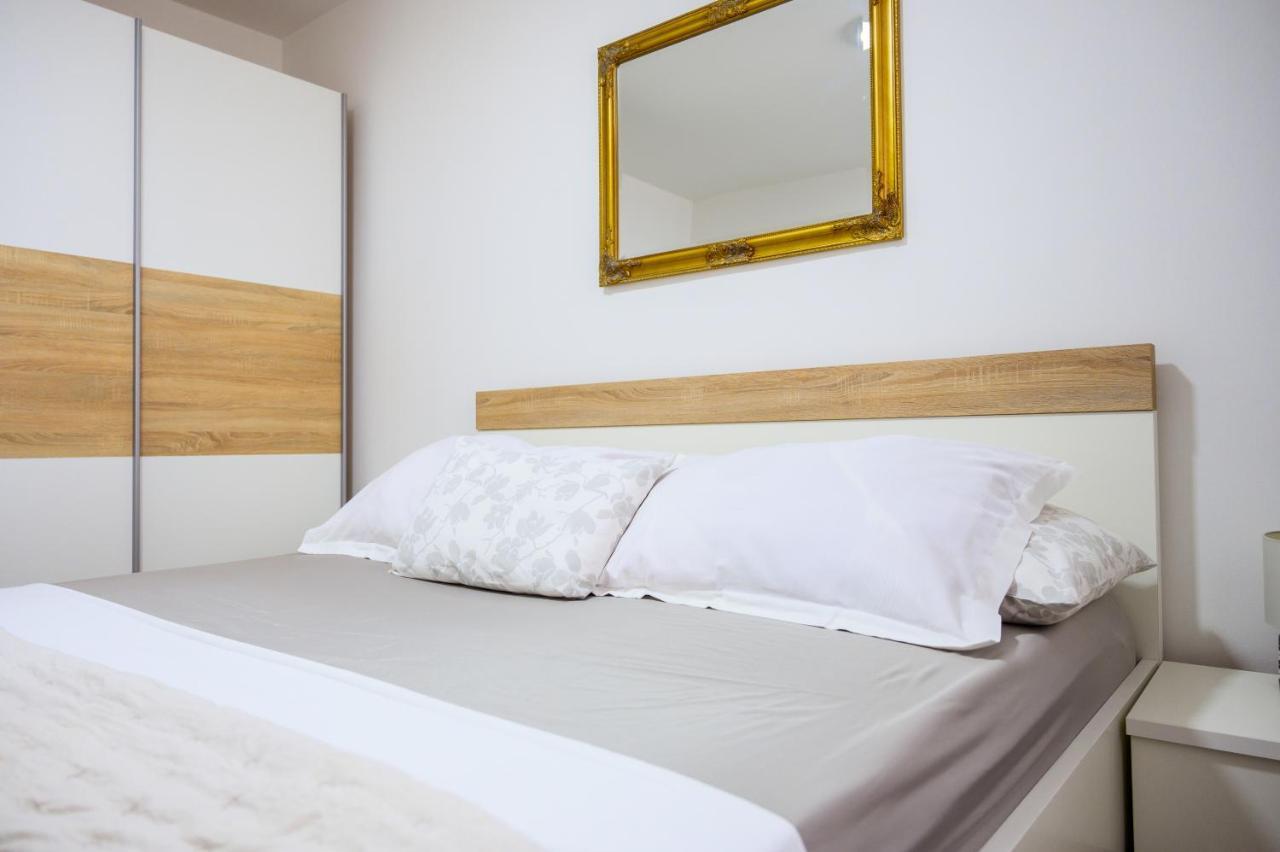 Apartment Tina Ploce  Bagian luar foto